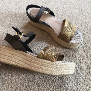 Chinese Laundry platforms